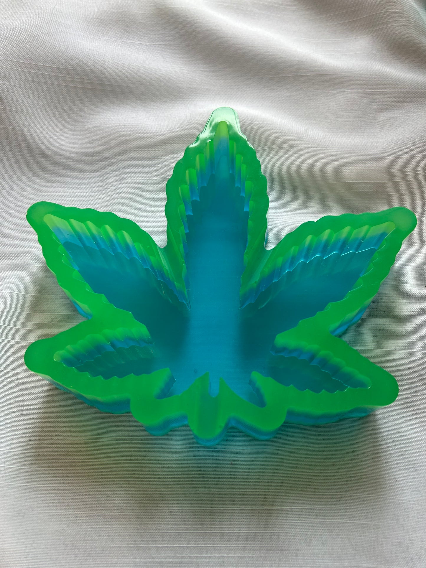 Glow in the dark ashtray